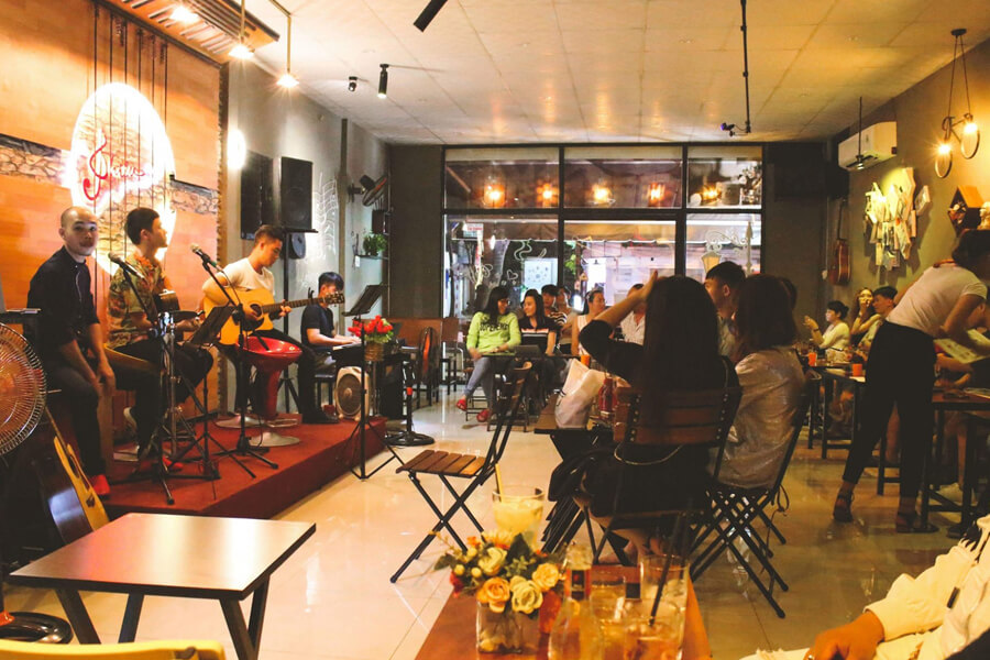 Quán cà phê nhạc sống cực chill tại Hà Nội