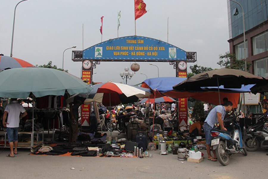 Chợ hàng thùng giá rẻ tại Hà Nội Chợ Vạn Phúc
