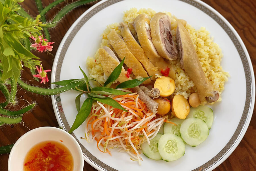 Quán cơm gà nổi tiếng ở Hà Nội