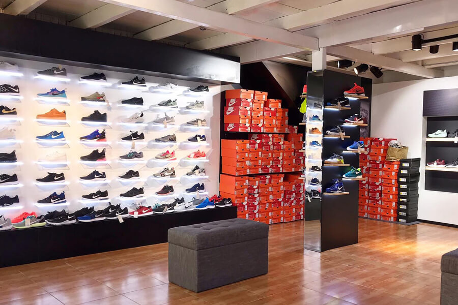 Cửa hàng giày Sneaker uy tín tại Hà Nội