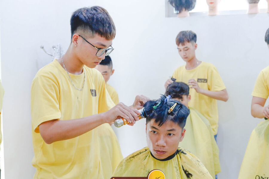 Trung tâm đào tạo cắt tóc số 1 tại Hà Nội