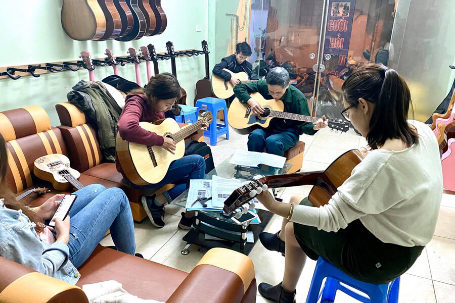 Trung tâm dạy đàn guitar chuyên nghiệp tại Hà Nội