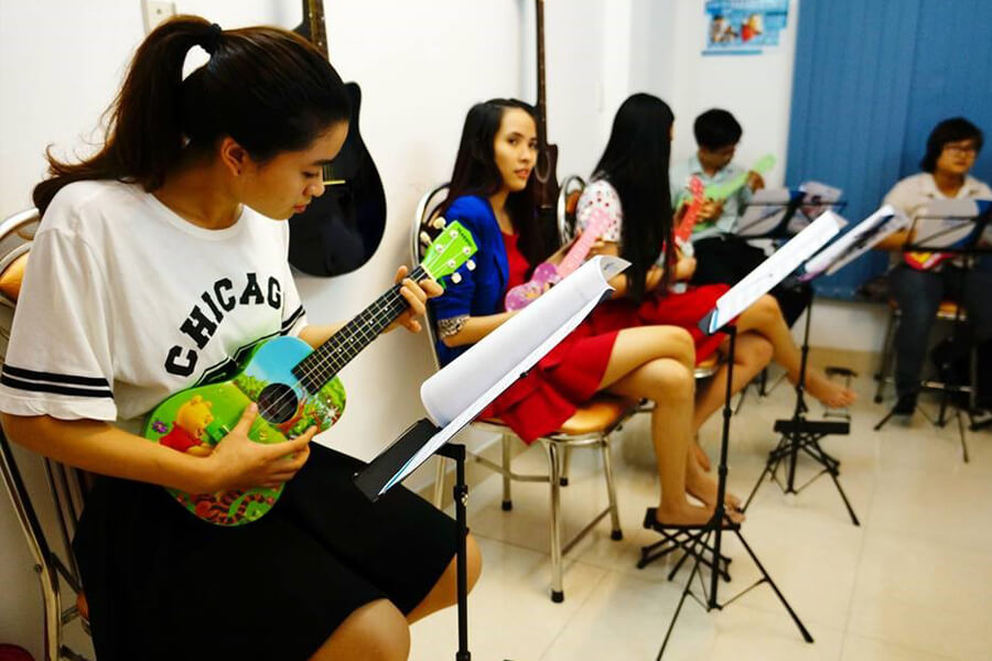 Địa chỉ học đàn ukulele có tiếng tại Hà Nội
