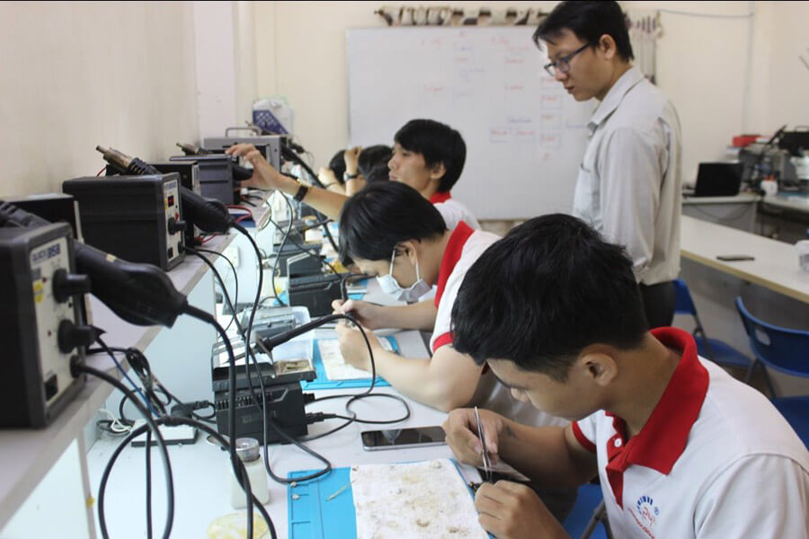 Địa chỉ học sửa điện thoại chất lượng tại Hà Nội