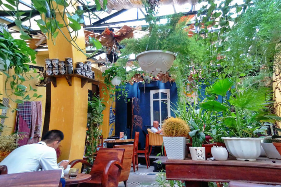 Tiệm cà phê vườn giá rẻ tại Hà Nội
