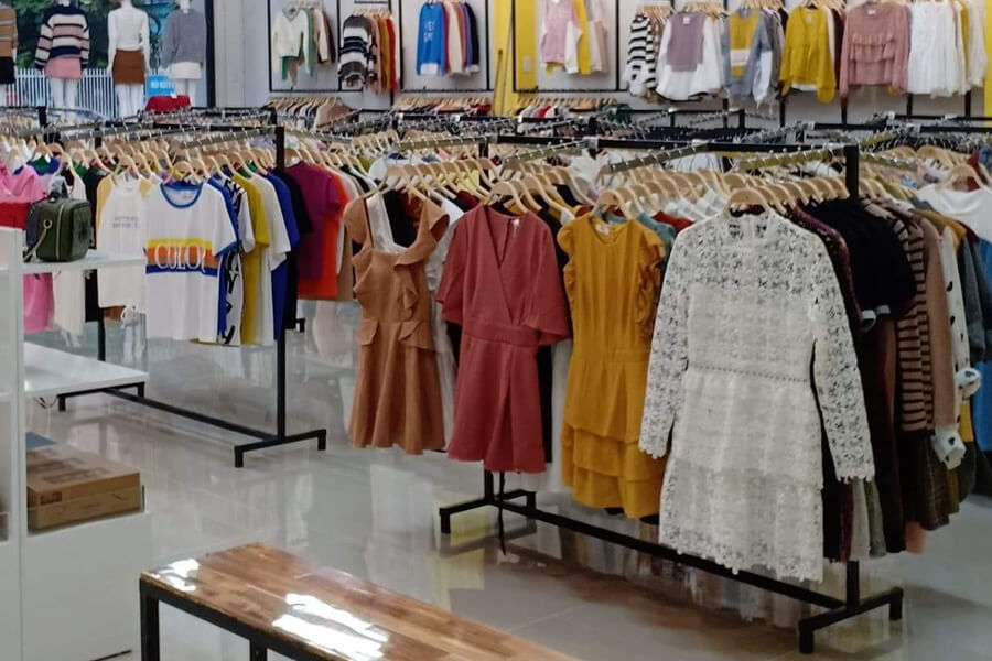 Cửa hàng quần áo nữ sang chảnh tại Hà Nội